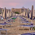 With Garden And Swimming Pool Access Apartment Bibione